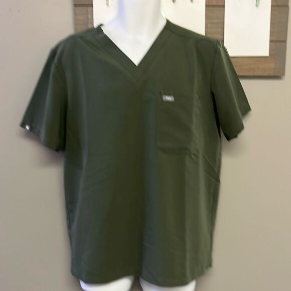FIGS Technical Collection Olive Short Sleeve V-Neck Medical Scrub Shirt- Large - Picture 1 of 14